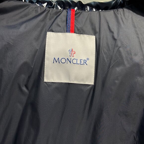 Moncler Black Shiny Puffer Jacket – Authentic, Excellent Condition - Picture 9 of 13